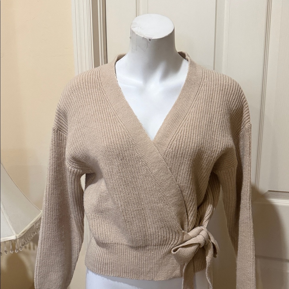 Hello Molly Knit Cream V-Neck Wrap Sweater/Cardigan XS/2 Nearly New. Oversized